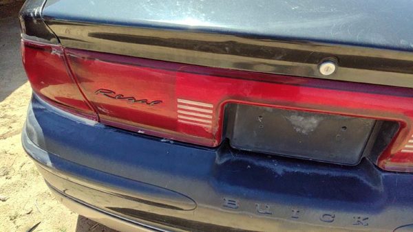 2001-2004 Buick Regal Center Middle Inner Tail Light Brake Lamp Oem Rear — photo 4