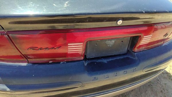 2001-2004 Buick Regal Center Middle Inner Tail Light Brake Lamp Oem Rear — photo 6