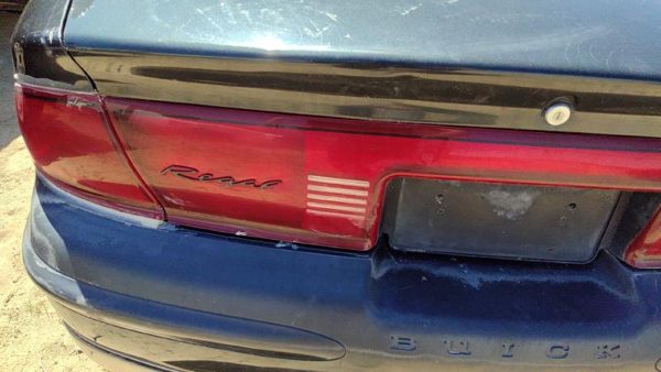 2001-2004 Buick Regal Center Middle Inner Tail Light Brake Lamp Oem Rear — photo 5