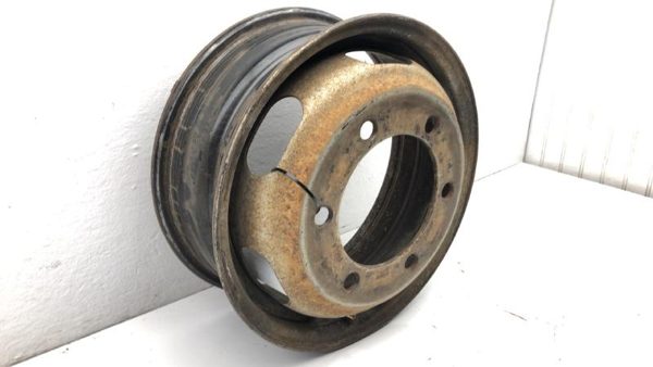 2002-2006 Sprinter Van 3500 15" X 5.50'' -- 6.25'' Pilot Hole Factory Dually Rim — photo 1