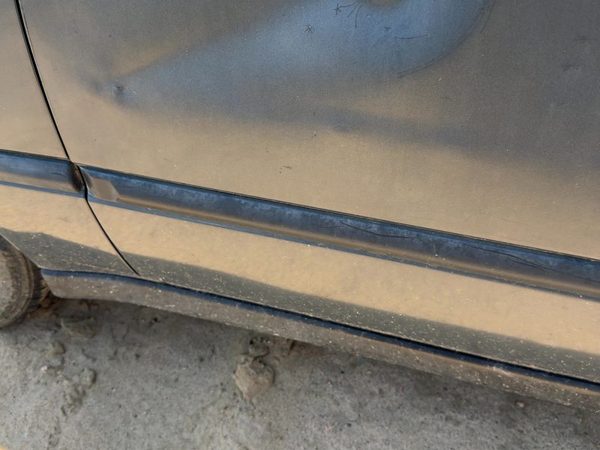 1996-2000 Honda Civic Driver Left Front Moulding From Door Oem Trim Strip — photo 5