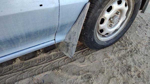1988-1991 Honda Civic Passenger Right Front Mud Flap Rock Guard Oem — photo 2