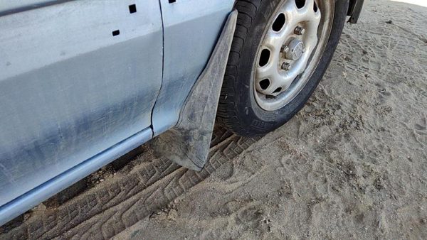 1988-1991 Honda Civic Passenger Right Front Mud Flap Rock Guard Oem — photo 4