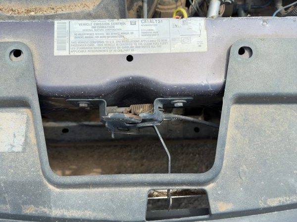 2005-2010 Chevy Cobalt Hood Latch Assembly With Bracket Oem 15934804 — photo 1