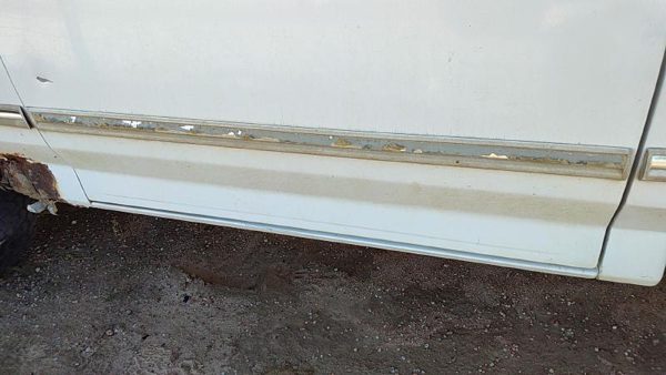 1992-1996 Ford F150 Driver Left Front Moulding From Door Oem Trim Strip — photo 1
