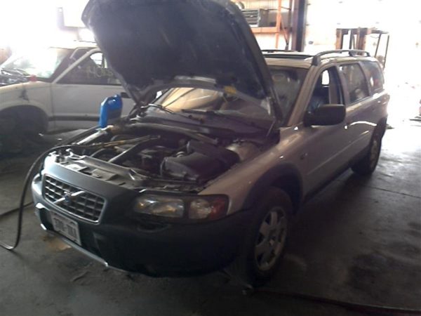 2001 Volvo V70 — vehicle photo 1