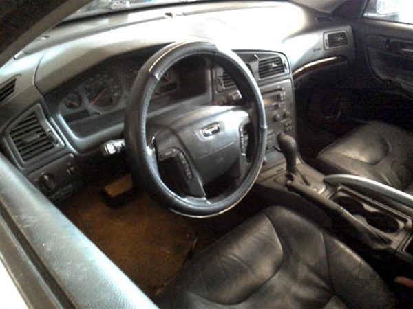 2001 Volvo V70 — vehicle photo 4