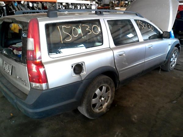 2001 Volvo V70 — vehicle photo 6