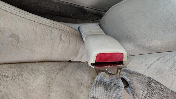 1998-04 Cadillac Seville Driver Left Front Seat Belt Buckle Receiver Oem Tan 503 — photo 5