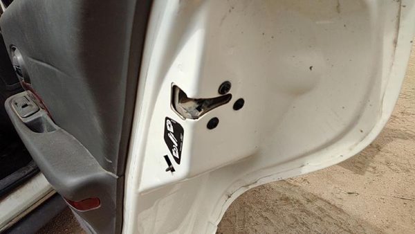2000-05 Buick Lesabre Passenger Right Rear Door Latch With Rods/Cables Oem Back — photo 5