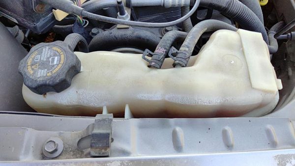 2003 Chevrolet Cavalier Coolant Recovery Bottle Chevy — photo 3