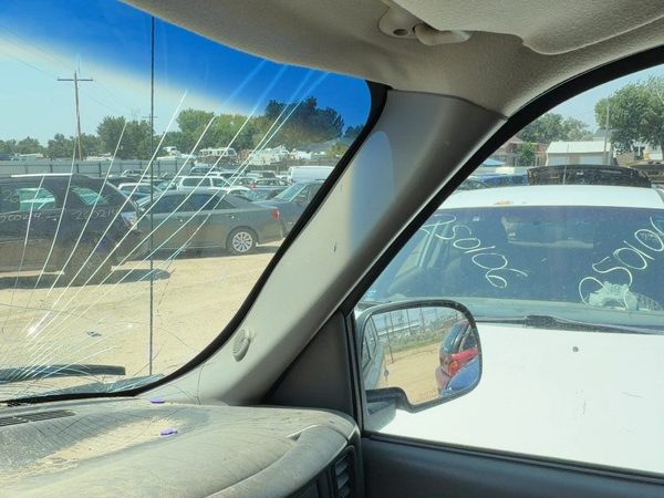 00-06 Suburban 1500 Passenger Right A Pillar Trim Windshield Post Panel Gray 92I — photo 3