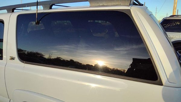 2000-2006 Chevy Suburban Driver Left Rear Quarter Glass Back Side Window Oem — photo 3