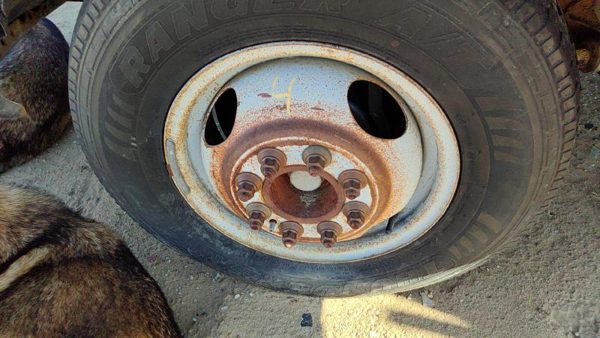 1996 Ford F350 Wheel 4 — photo 4