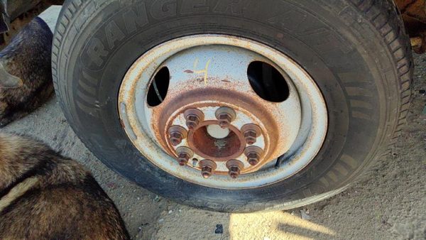 1996 Ford F350 Wheel 4 — photo 5