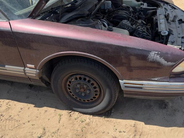 1992-1998 Olds Eighty Eight Passenger Right Front Fender Oem Maroon 25663638 — photo 1