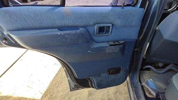 95 Nissan Pathfinder Driver Left Rear Inside Door Trim Panel Only Oem Back Blue — photo 1