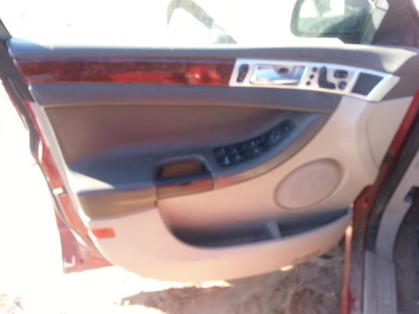 2004 Chrysler Pacifica — vehicle photo 6