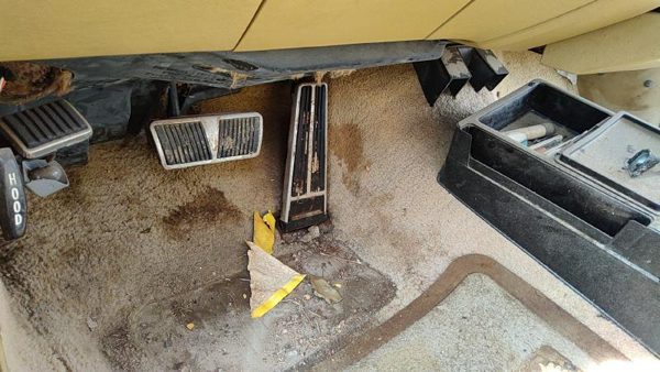 1977-1984 Cadillac Deville Gas And Brake Pedal Assembly Automatic Transmission — photo 1