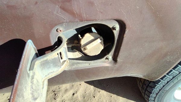 73-91 Gmc Sierra C3500 Fuel Filler Neck Assembly With Gas Cap Oem — photo 3