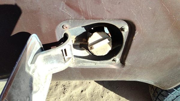 73-91 Gmc Sierra C3500 Fuel Filler Neck Assembly With Gas Cap Oem — photo 2