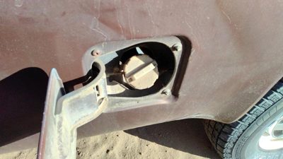73-91 Gmc Sierra C3500 Fuel Filler Neck Assembly With Gas Cap Oem