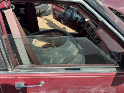 1988 Olds 88 Passenger Right Front Side Window Door Glass Oem 20747522