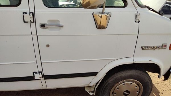 1995 GMC Van Front Door RH White — photo 1