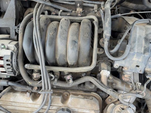 93-94 Olds Eighty Eight Complete Fuel Rail With Injectors Set Loaded Oem 3.8L — photo 3