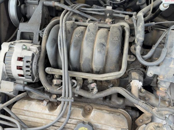 93-94 Olds Eighty Eight Complete Fuel Rail With Injectors Set Loaded Oem 3.8L — photo 4