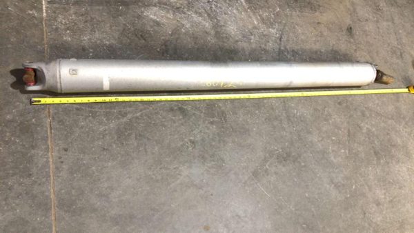 1999-2004 Gmc Sierra 2500 Rear Drive Shaft Oem Back Driveline 6.0L 4X4 15734902 — photo 1