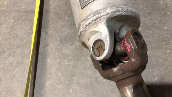 1999-2004 Gmc Sierra 2500 Rear Drive Shaft Oem Back Driveline 6.0L 4X4 15734902 — photo 9