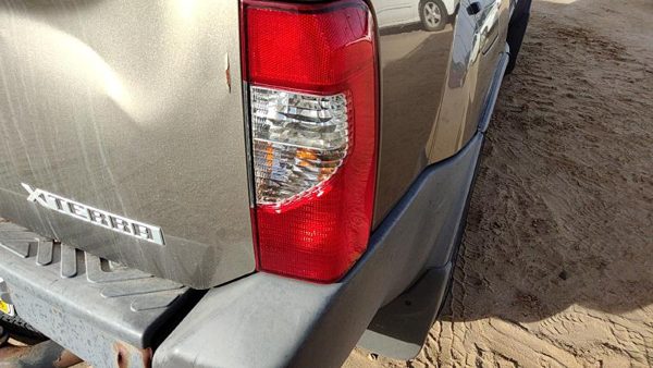 2002-2004 Nissan Xterra Passenger Right Tail Light Brake Lamp Oem Rear — photo 2