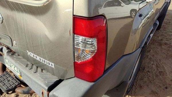 2002-2004 Nissan Xterra Passenger Right Tail Light Brake Lamp Oem Rear — photo 1