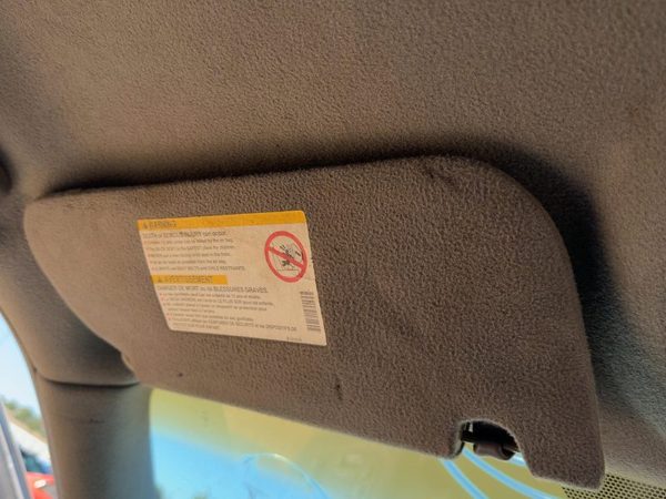 2005 Cadillac Deville Sun Visor LH Gray 142 — photo 2