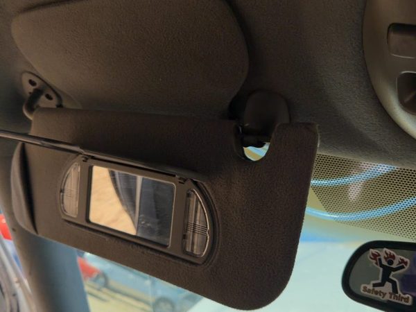 2005 Cadillac Deville Sun Visor LH Gray 142 — photo 6