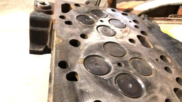 2002 Dpu25 Cylinder Head Possible Buildable Small Crack — photo 5