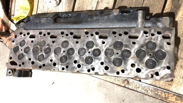 2002 Dpu25 Cylinder Head Possible Buildable Small Crack — photo 3