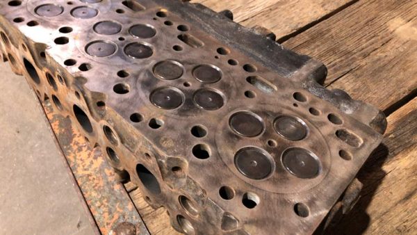 2002 Dpu25 Cylinder Head Possible Buildable Small Crack — photo 9