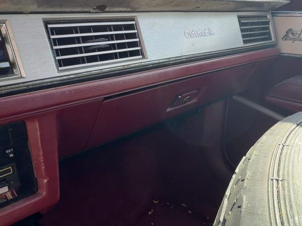 1986-1988 Olds 88 Glove Box Assembly Complete Door With Latch Oem — photo 1