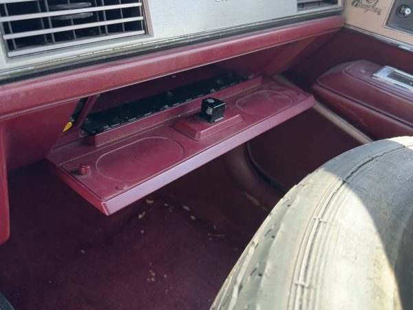 1986-1988 Olds 88 Glove Box Assembly Complete Door With Latch Oem — photo 2