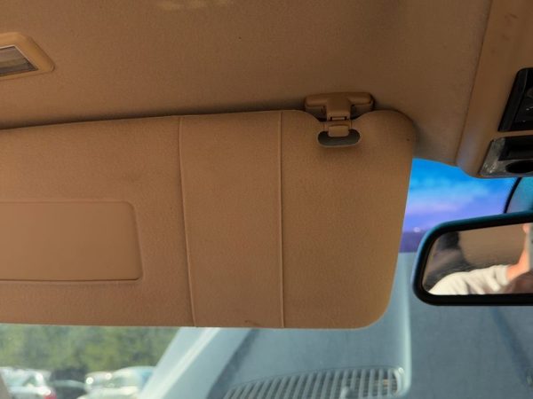 2000-2006 Bmw X5 Driver Left Sun Visor Oem Illuminated Cloth E53 Beige Lchc — photo 6