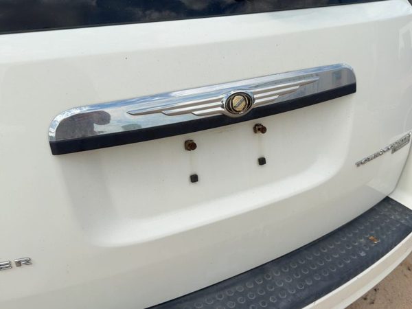 2008-2010 Town & Country License Plate Trim Surround Panel Oem Tail Trunk Finish — photo 4