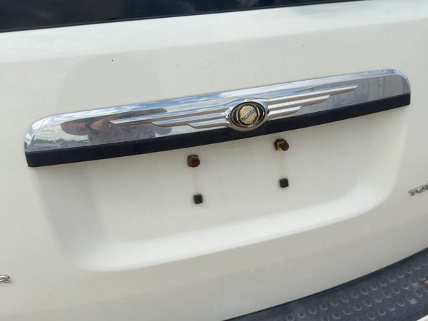 2008-2010 Town & Country License Plate Trim Surround Panel Oem Tail Trunk Finish — photo 5