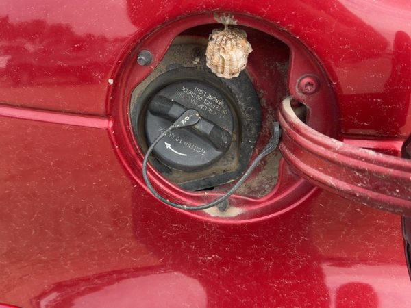 2009-2010 Chrysler Pt Cruiser Fuel Filler Neck Assembly With Gas Cap Oem — photo 3