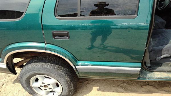 1996 Blazer S10/jimmy S15 Rear Door RH Green — photo 1
