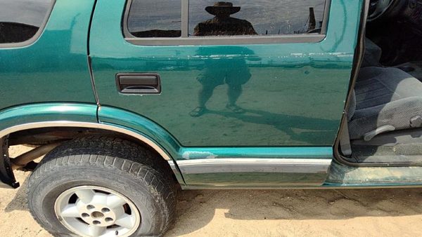 1996 Blazer S10/jimmy S15 Rear Door RH Green — photo 2
