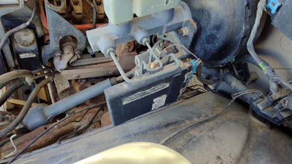 91-94 Sierra 2500 Complete Rwabs Isolation Dump Valve Rear Wheel Abs Assembly — photo 5