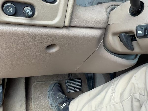 2004 Buick Rainier Lower Dash Under Column Knee Bolster Trim Panel Oem Tan 332 — photo 2