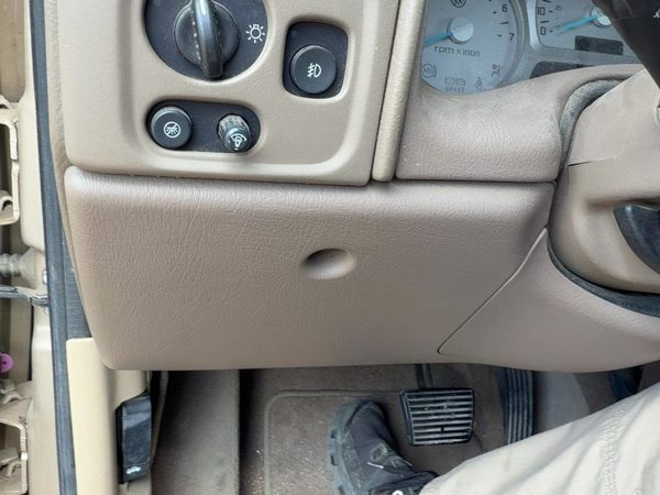 2004 Buick Rainier Lower Dash Under Column Knee Bolster Trim Panel Oem Tan 332 — photo 1